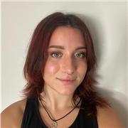 Maquilladora profesional titulada en Barcelona, imparto clases principalmente de forma online y posibilidad de presencial